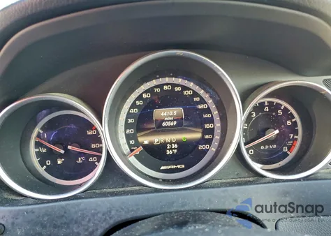 2013 Mercedes-Benz C 63 Amg z USA, uszkodzony, nr VIN WDDGF7HB2DA827158